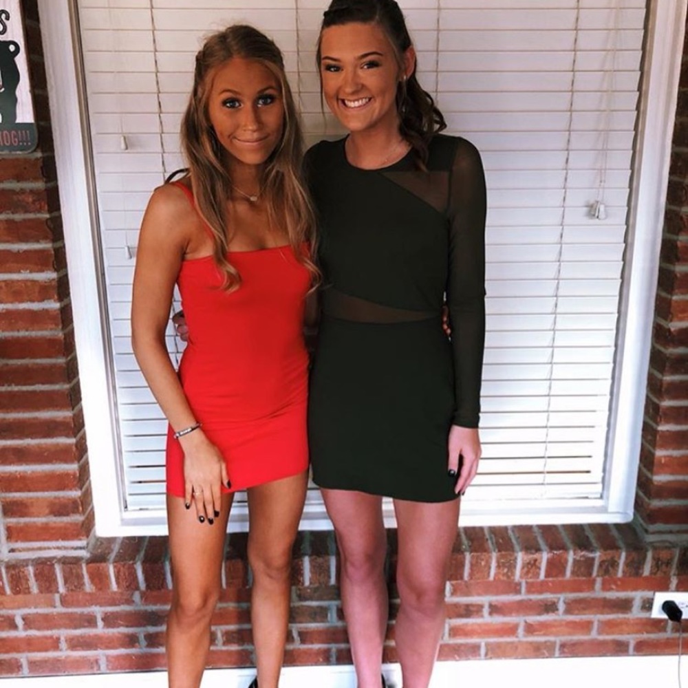 Red mini dress - Picture 1 of 3